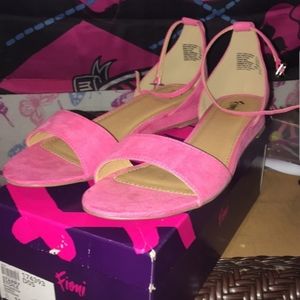 NWT Summer pink sandals very cute